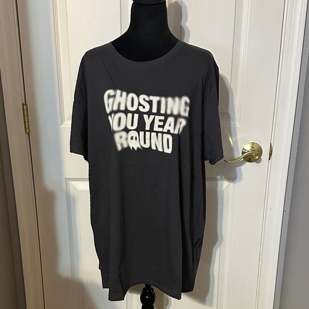 NWT Torrid T-Shirt Size 2X Ghosting you year Round Top 18/20